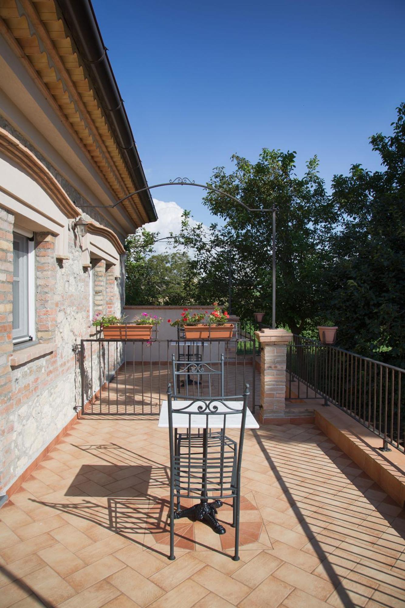 Villa Don Carlo Agriturismo Di Charme Bio Le Pioppe Exterior foto